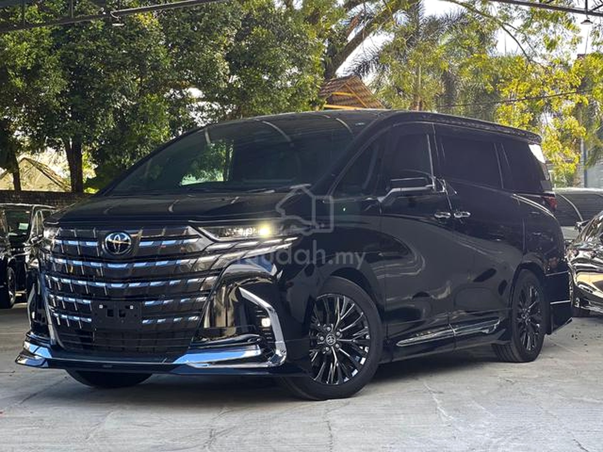 Toyota Alphard AGH40 Latest Model
